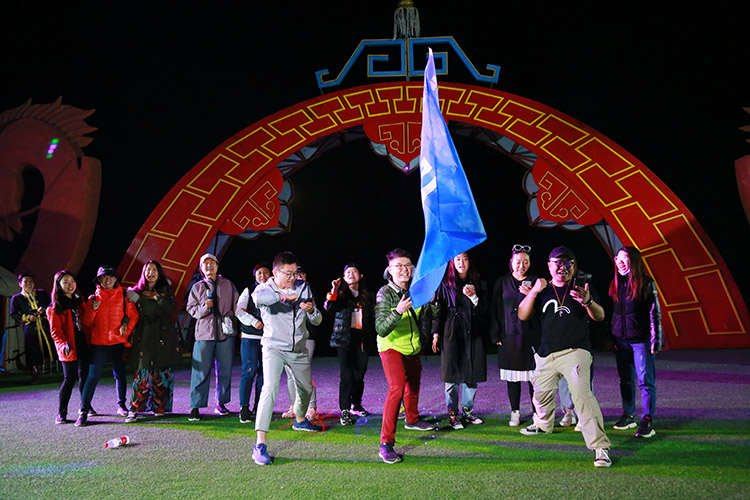 美隊介紹自己團(tuán)隊的成員